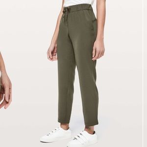 Lululemon On The Fly Pant *Woven 28"